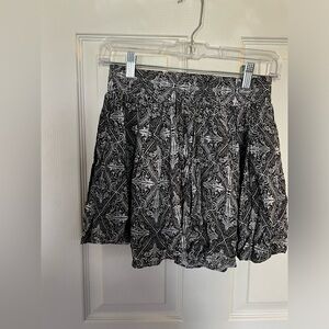 Black and White Scrunch Waist Flowy Shorts
